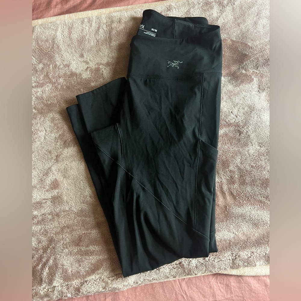 Arc’teryx black leggings -almost brand new